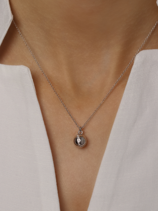 Court Necklace Semi-Pavé