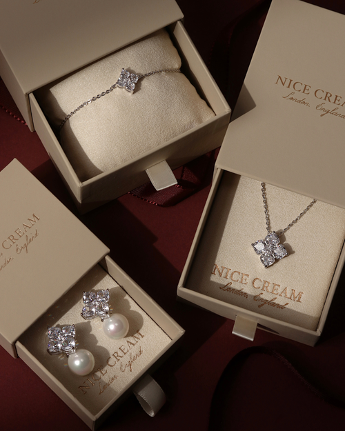 Crystal Hydrangea Gift Set (Worth £318)