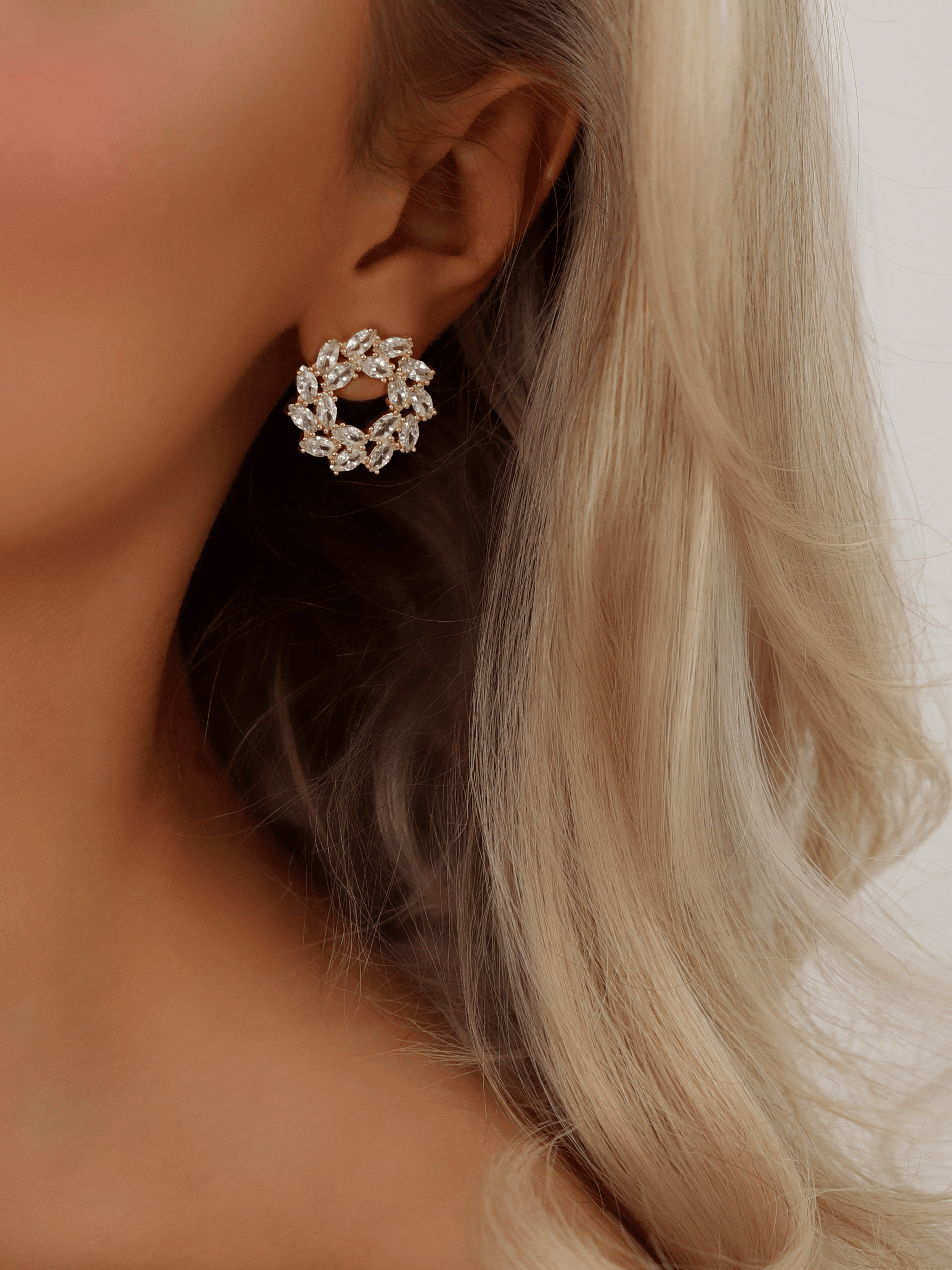 amanda-gold-clear-earrings-worn-closeup