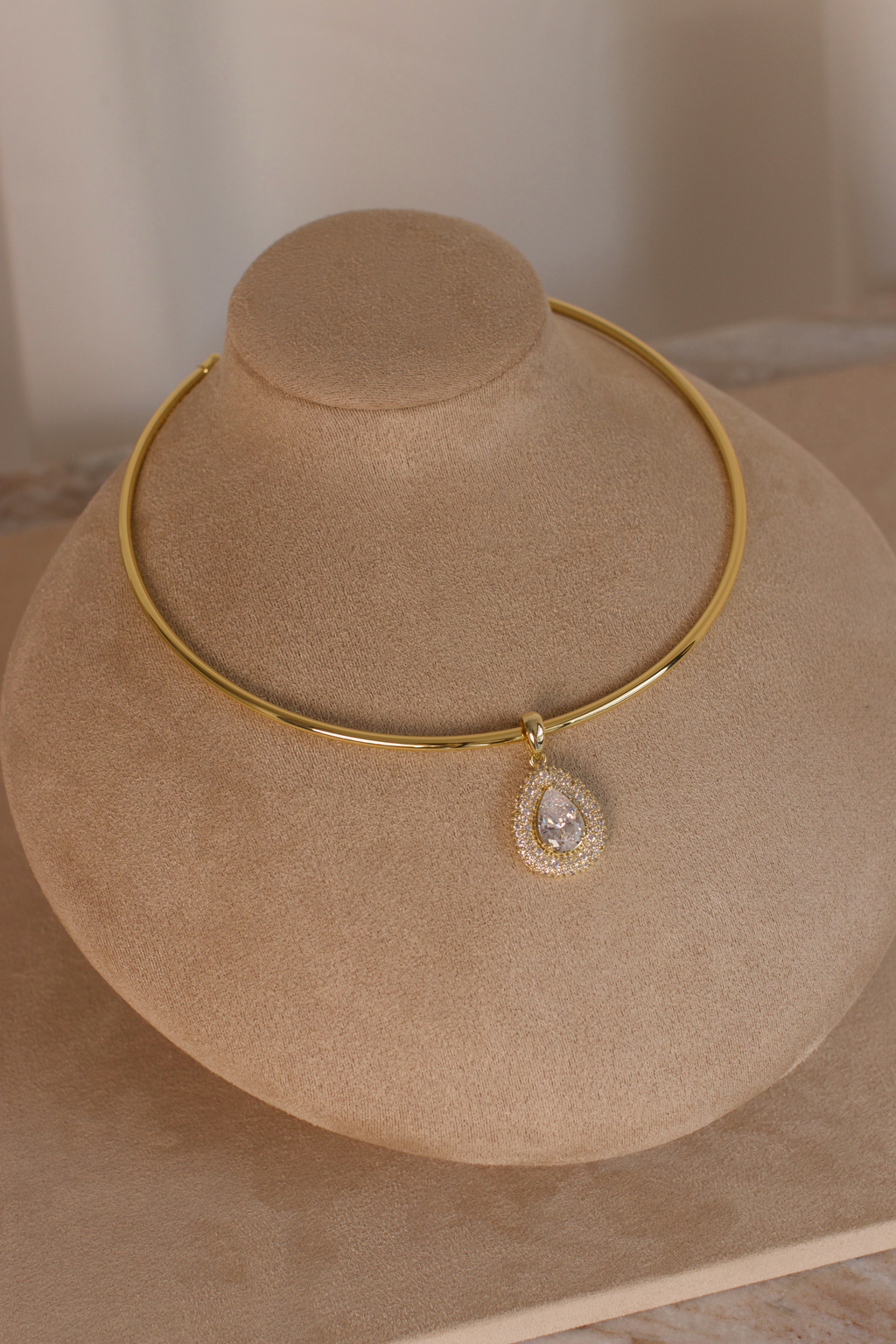 Desirée Pear Charm