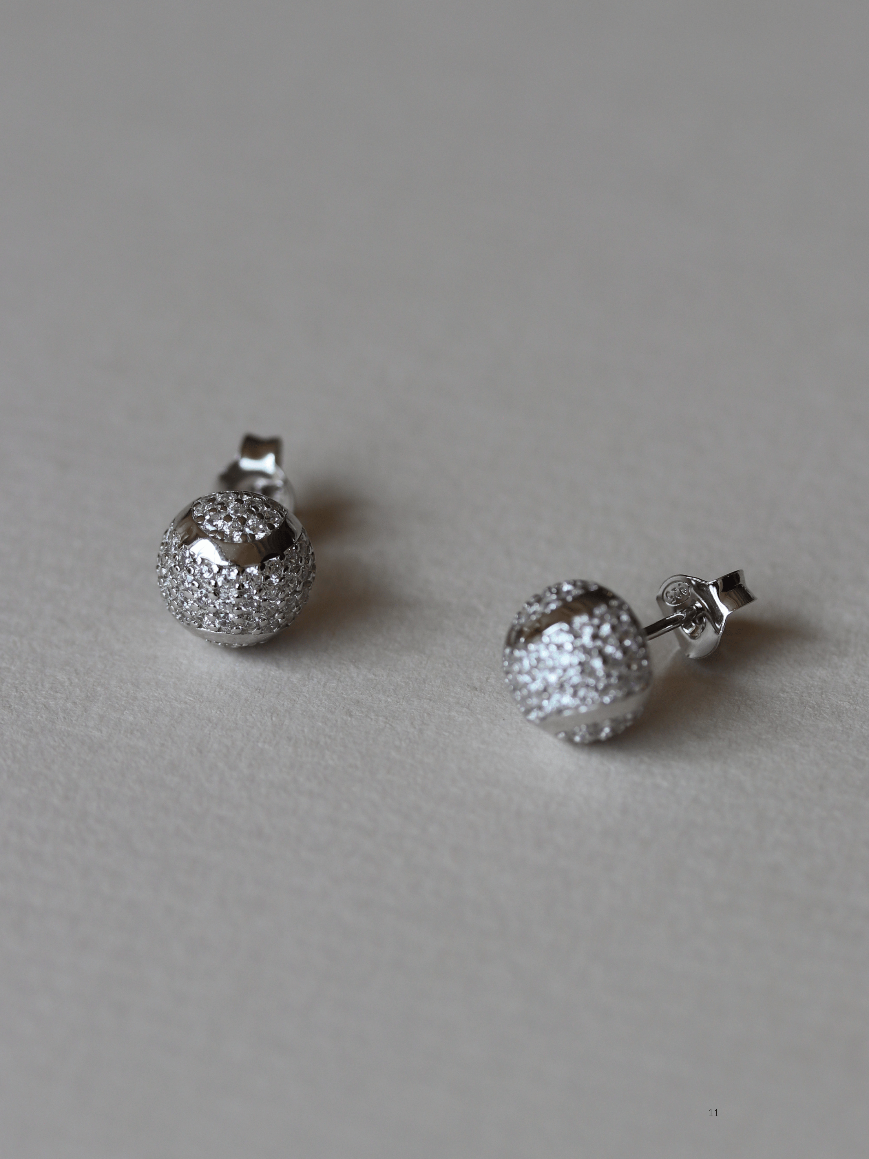 Court Earrings Pavé