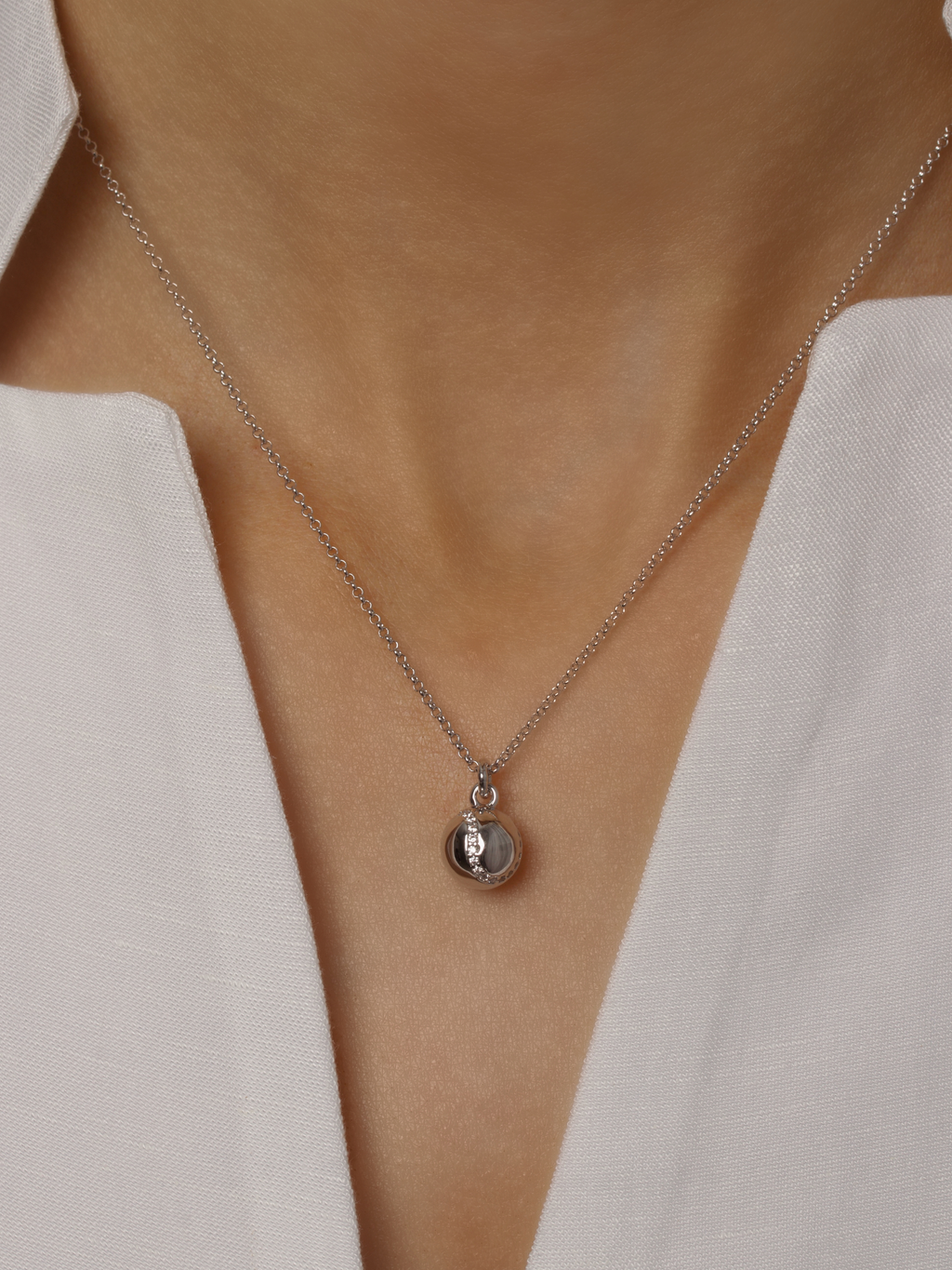 Court Necklace Semi-Pavé