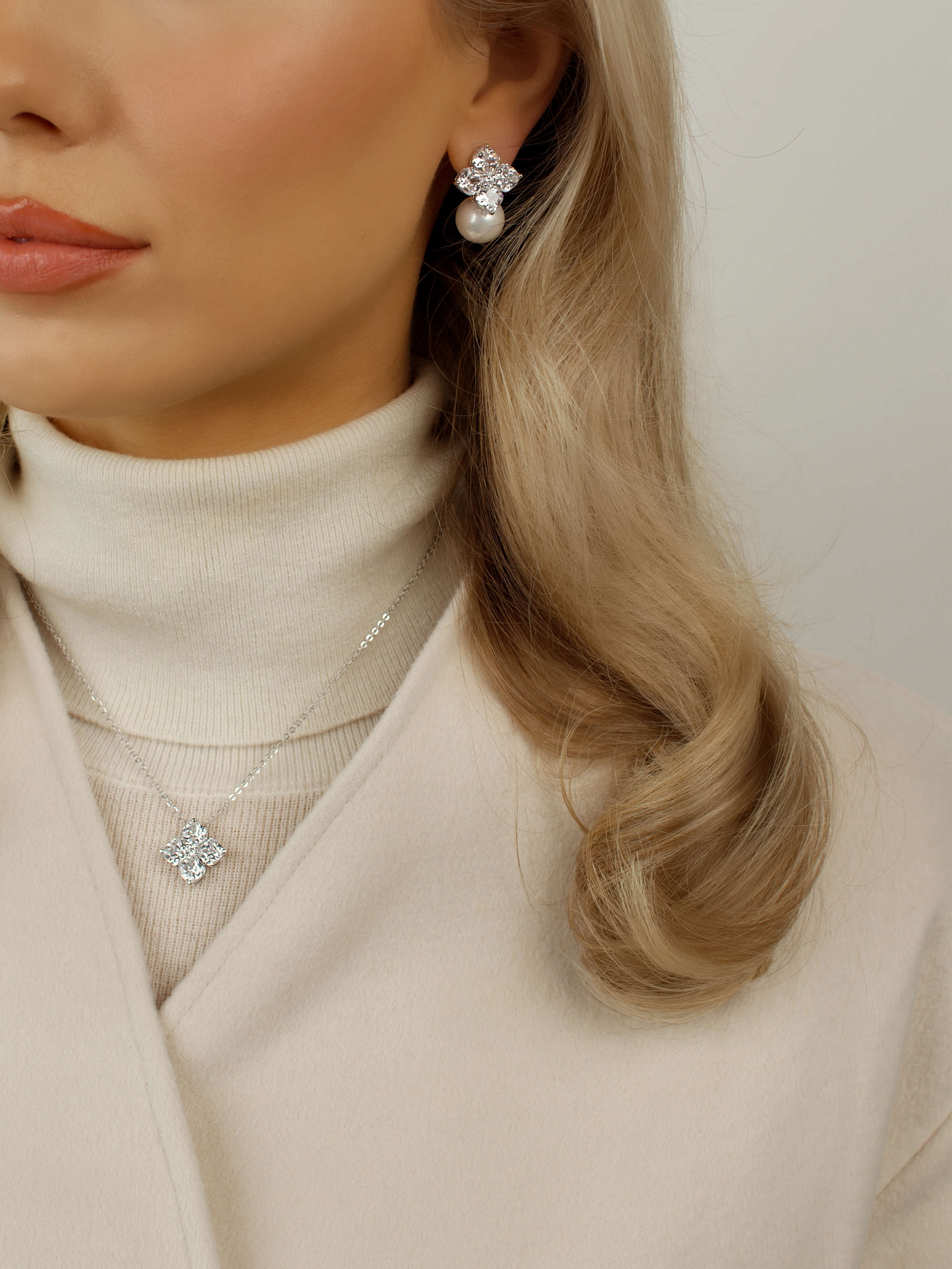Crystal Hydrangea Pearl Earrings