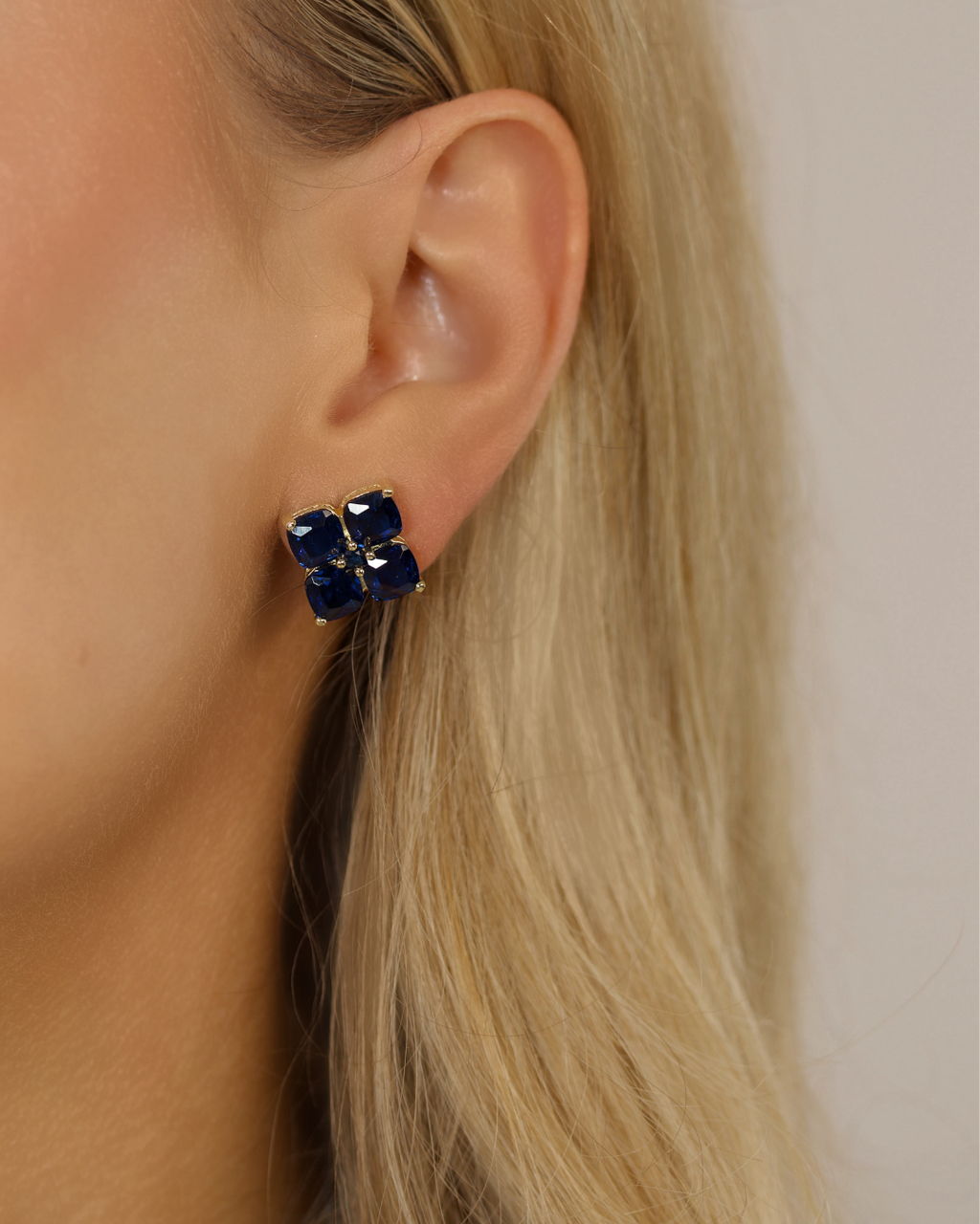 Crystal Hydrangea Stud Earrings - Blueberry